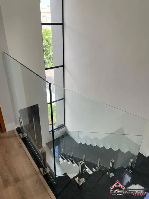 Casa de Condomínio com 4 quartos à venda, 240m2 em Jardim Residencial Golden Park, Jacarei - SP - imagem 5 Foto 5 de Casa de Condomínio com 4 quartos à venda, 240m2 em Jardim Residencial Golden Park, Jacarei - SP