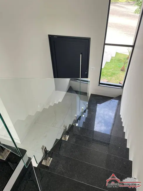 Casa de Condomínio com 4 quartos à venda, 240m2 em Jardim Residencial Golden Park, Jacarei - SP - imagem 6 Foto 6 de Casa de Condomínio com 4 quartos à venda, 240m2 em Jardim Residencial Golden Park, Jacarei - SP