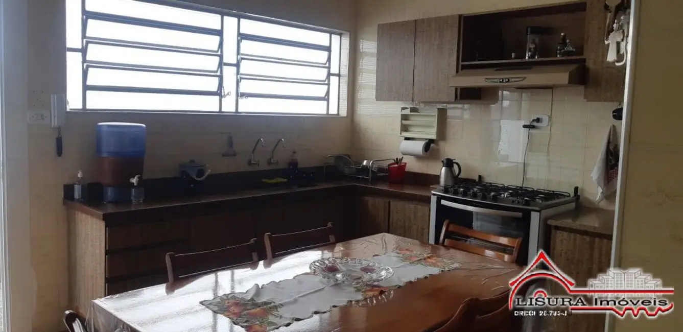 Foto 9 de Casa com 4 quartos à venda, 250m2 em Vila Pinheiro, Jacarei - SP