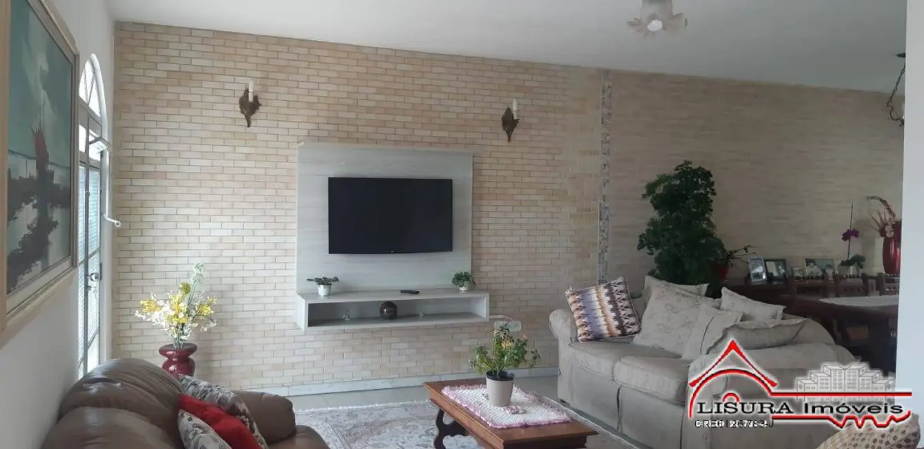 Foto 6 de Casa com 4 quartos à venda, 250m2 em Vila Pinheiro, Jacarei - SP