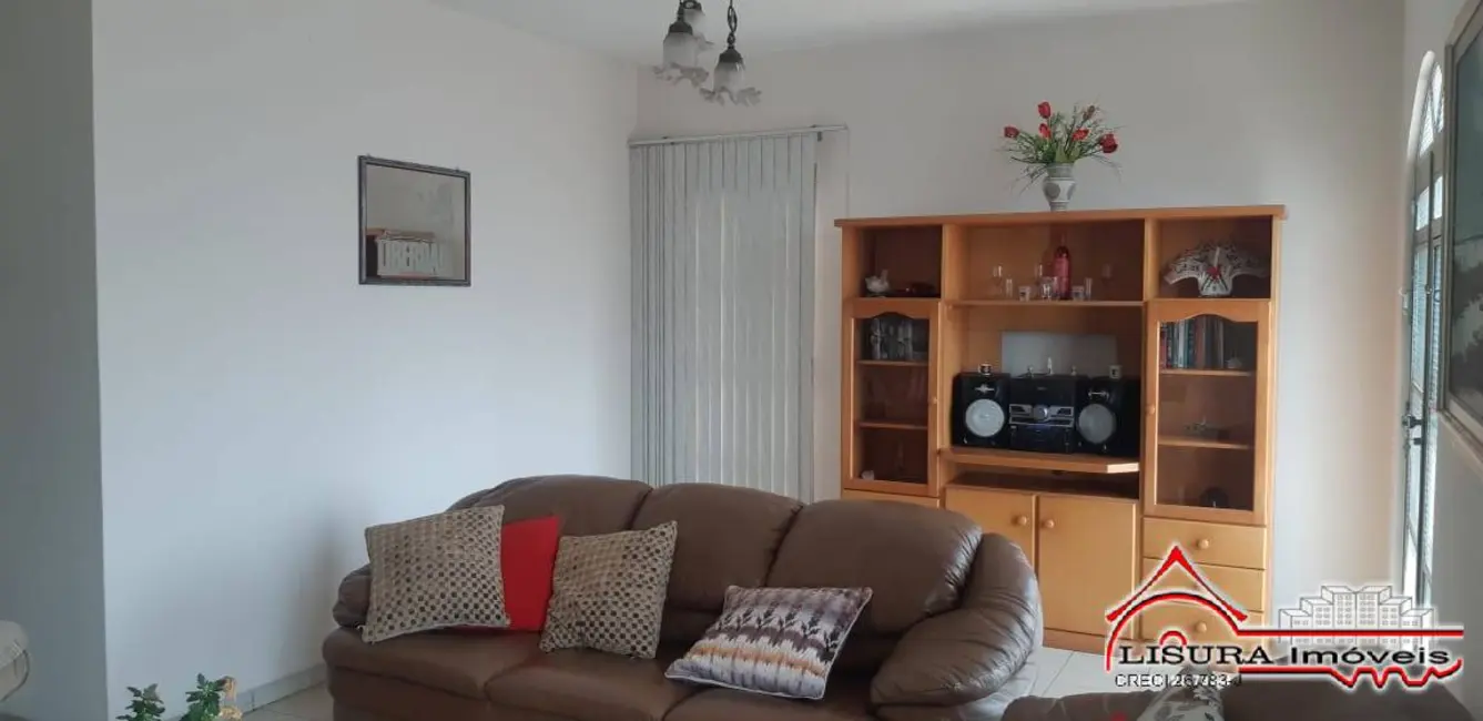 Foto 8 de Casa com 4 quartos à venda, 250m2 em Vila Pinheiro, Jacarei - SP