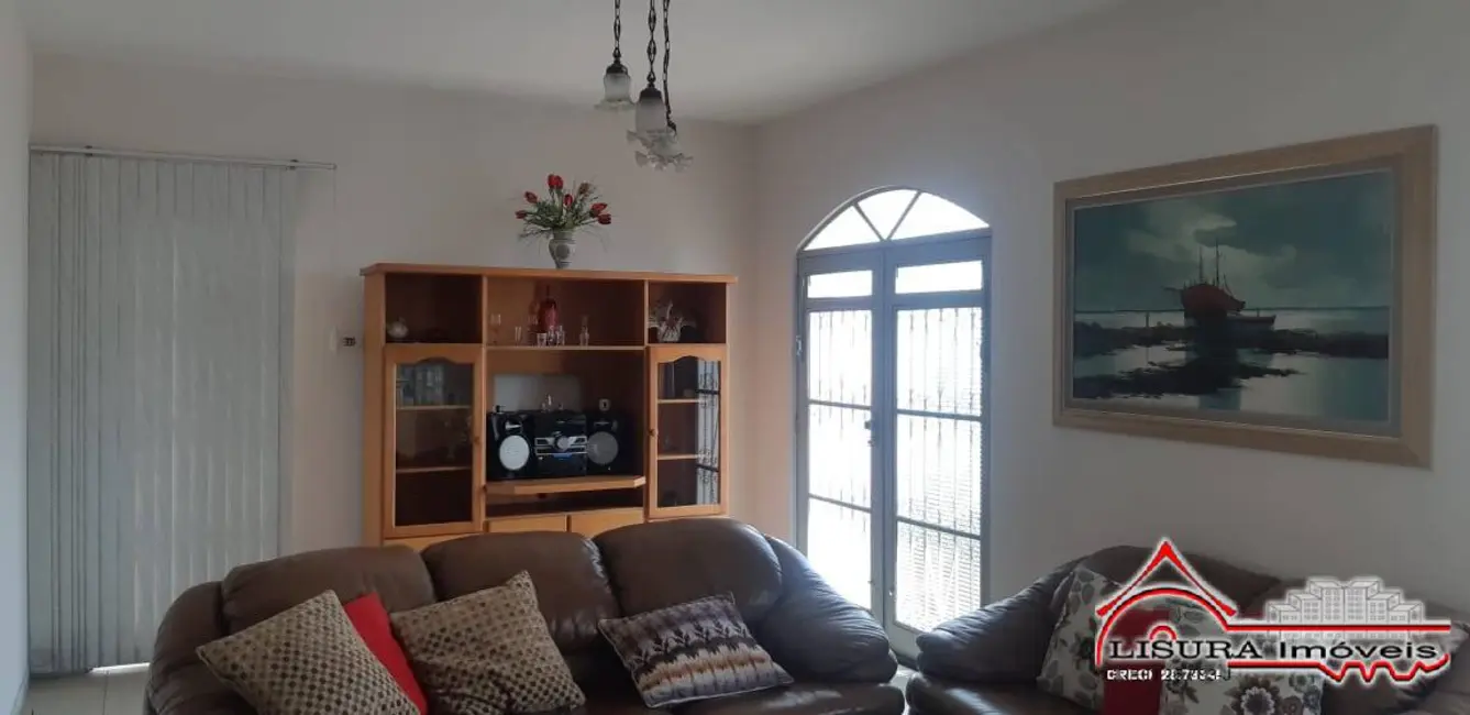 Foto 5 de Casa com 4 quartos à venda, 250m2 em Vila Pinheiro, Jacarei - SP