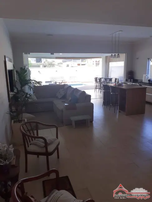 Foto 5 de Casa de Condomínio com 3 quartos à venda, 193m2 em Jardim Jacinto, Jacarei - SP