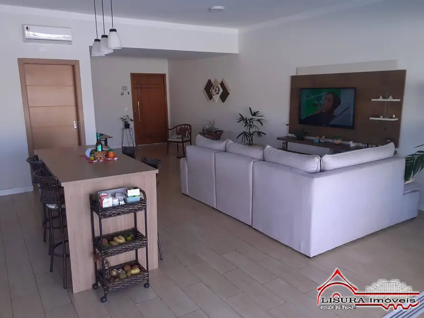 Foto 4 de Casa de Condomínio com 3 quartos à venda, 193m2 em Jardim Jacinto, Jacarei - SP