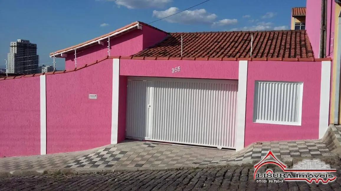 Foto 1 de Casa com 3 quartos à venda, 204m2 em Centro, Jacarei - SP