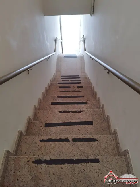 Sala Comercial para alugar, 35m2 em Centro, Jacarei - SP - imagem 4 Foto 4 de Sala Comercial para alugar, 35m2 em Centro, Jacarei - SP