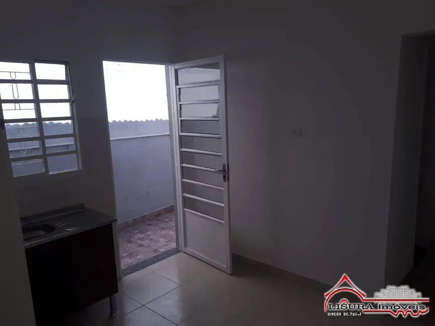 Foto 3 de Casa com 2 quartos à venda, 55m2 em Centro, Jacarei - SP