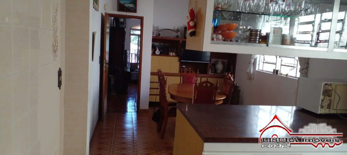 Foto 4 de Casa com 3 quartos à venda, 290m2 em Parque Santo Antônio, Jacarei - SP