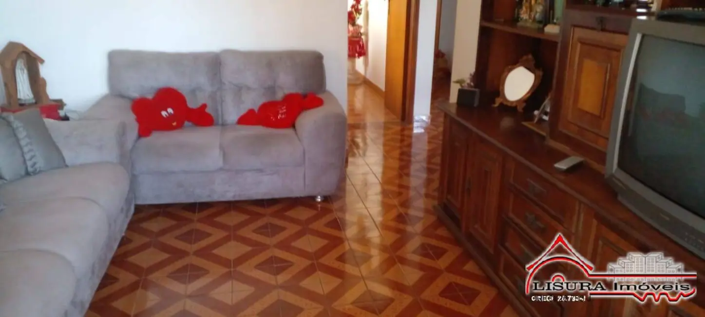 Foto 3 de Casa com 3 quartos à venda, 290m2 em Parque Santo Antônio, Jacarei - SP