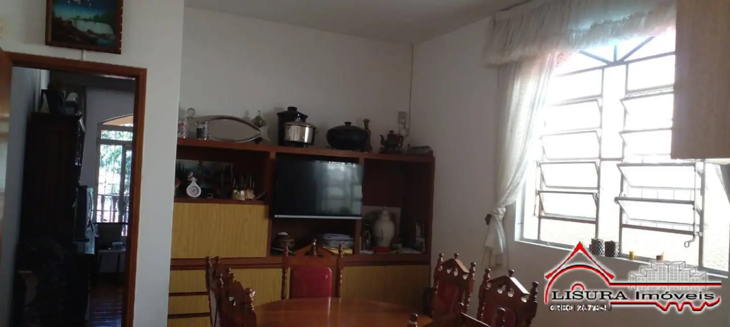 Foto 9 de Casa com 3 quartos à venda, 290m2 em Parque Santo Antônio, Jacarei - SP