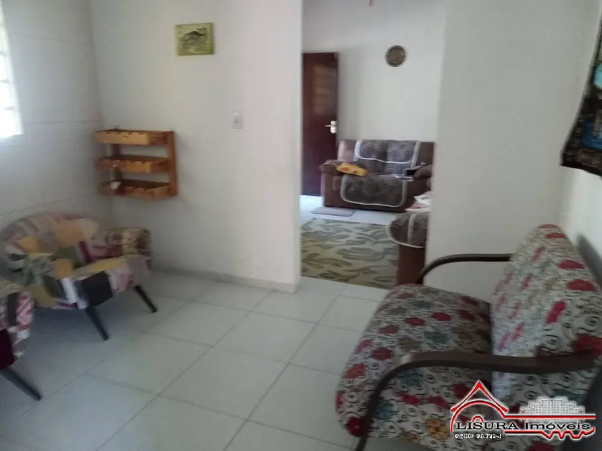 Chácara com 3 quartos à venda, 126m2 em Santa Branca - SP - imagem 6 Foto 6 de Chácara com 3 quartos à venda, 126m2 em Santa Branca - SP