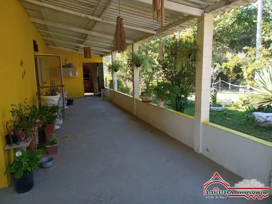 Chácara com 3 quartos à venda, 126m2 em Santa Branca - SP - imagem 3 Foto 3 de Chácara com 3 quartos à venda, 126m2 em Santa Branca - SP