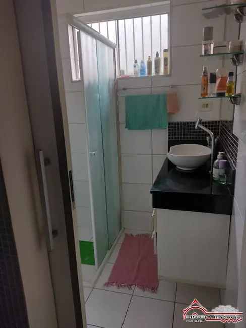 Foto 8 de Casa com 2 quartos à venda, 100m2 em Vila Machado, Jacarei - SP