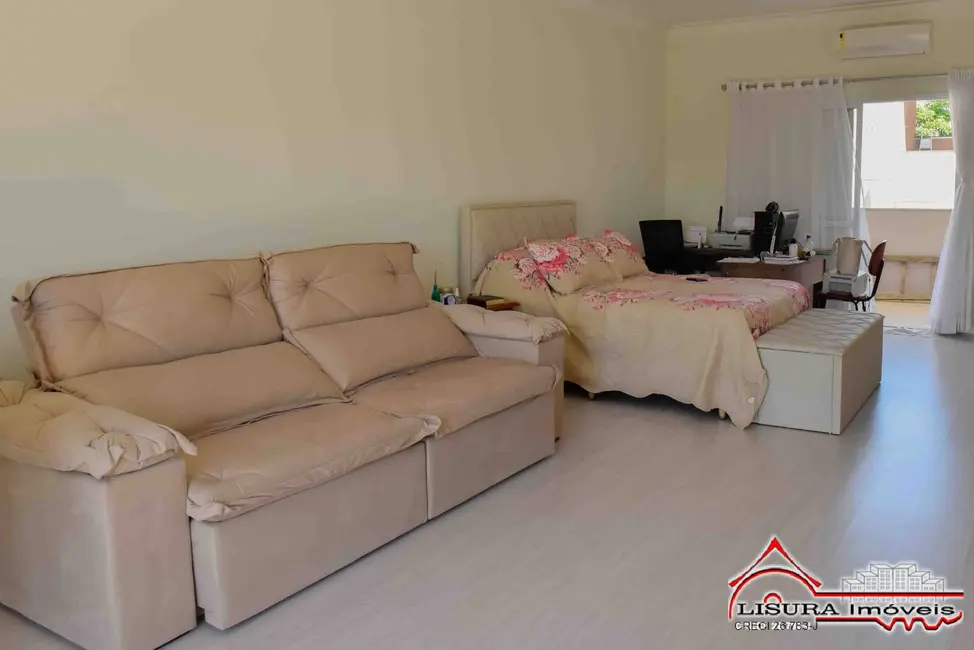 Casa de Condomínio com 3 quartos à venda, 400m2 em Jardim Califórnia, Jacarei - SP - imagem 6 Foto 6 de Casa de Condomínio com 3 quartos à venda, 400m2 em Jardim Califórnia, Jacarei - SP