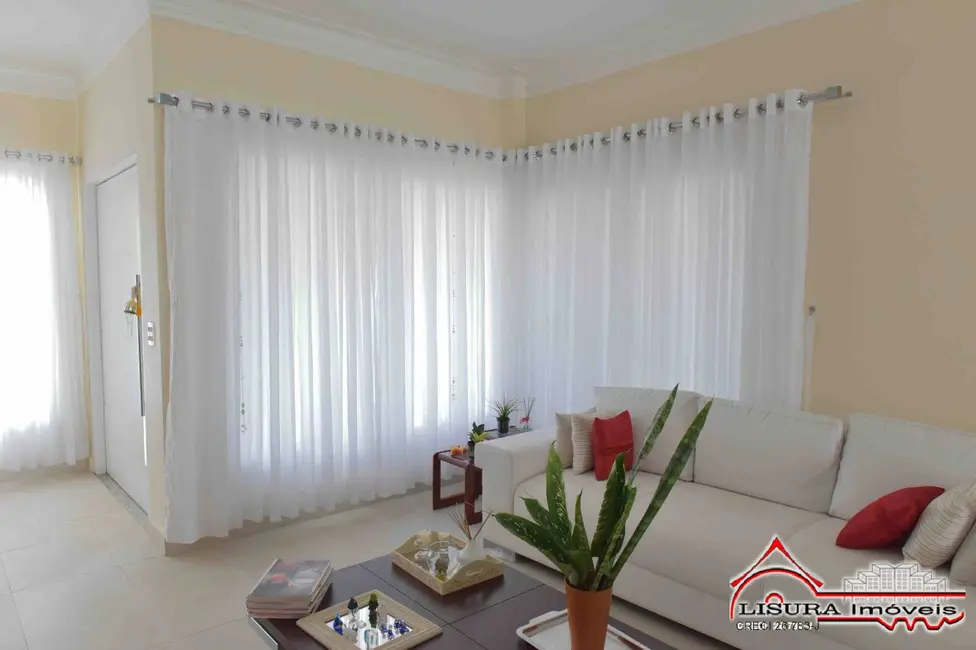 Casa de Condomínio com 3 quartos à venda, 400m2 em Jardim Califórnia, Jacarei - SP - imagem 8 Foto 8 de Casa de Condomínio com 3 quartos à venda, 400m2 em Jardim Califórnia, Jacarei - SP