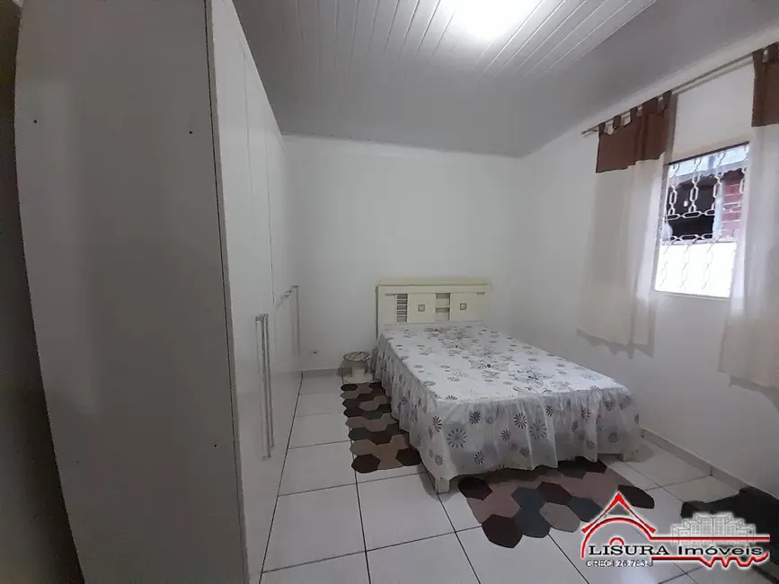 Foto 4 de Casa com 4 quartos à venda, 114m2 em Jardim Pitoresco, Jacarei - SP