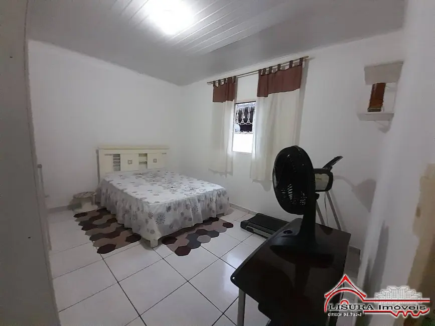 Foto 6 de Casa com 4 quartos à venda, 114m2 em Jardim Pitoresco, Jacarei - SP