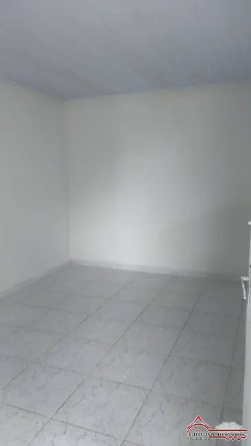Casa com 3 quartos para alugar, 144m2 em Centro, Jacarei - SP - imagem 8 Foto 8 de Casa com 3 quartos para alugar, 144m2 em Centro, Jacarei - SP