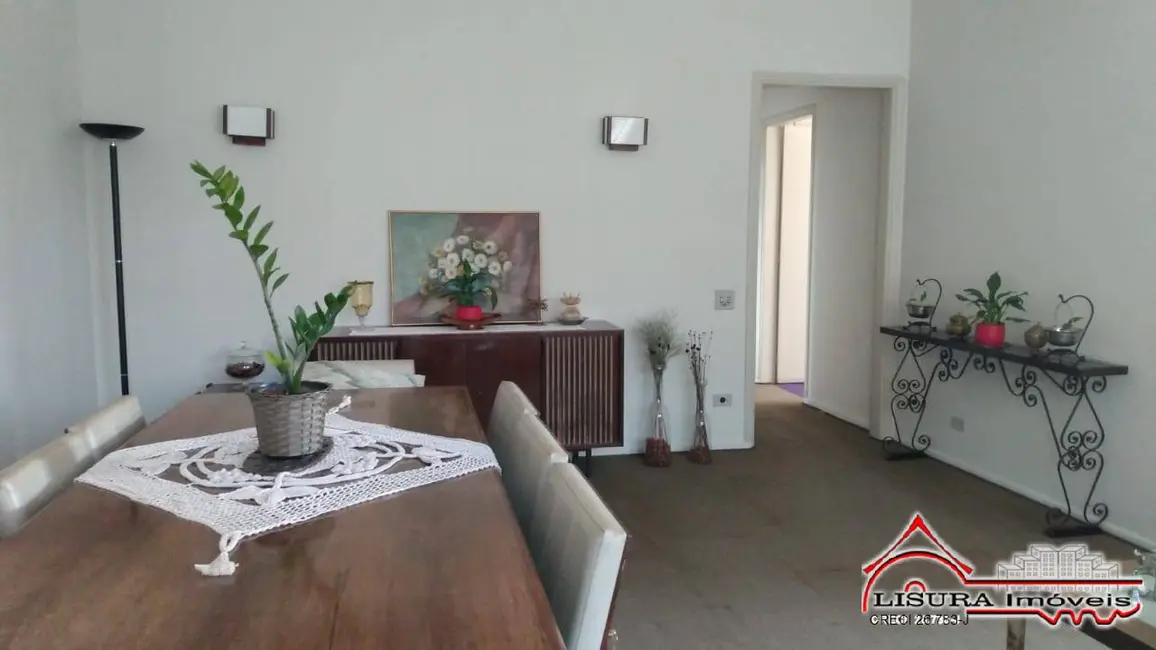 Foto 4 de Casa com 3 quartos à venda, 204m2 em Centro, Jacarei - SP