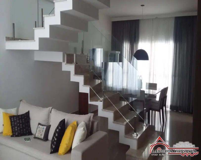 Foto 4 de Casa com 4 quartos à venda, 234m2 em Loteamento Villa Branca, Jacarei - SP