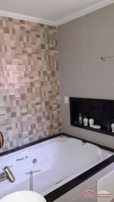 Foto 9 de Casa com 4 quartos à venda, 250m2 em Loteamento Villa Branca, Jacarei - SP