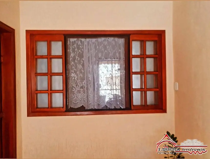 Casa com 3 quartos à venda, 154m2 em Jardim Marister, Jacarei - SP - imagem 6 Foto 6 de Casa com 3 quartos à venda, 154m2 em Jardim Marister, Jacarei - SP