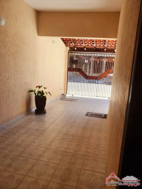 Casa com 3 quartos à venda, 154m2 em Jardim Marister, Jacarei - SP - imagem 4 Foto 4 de Casa com 3 quartos à venda, 154m2 em Jardim Marister, Jacarei - SP