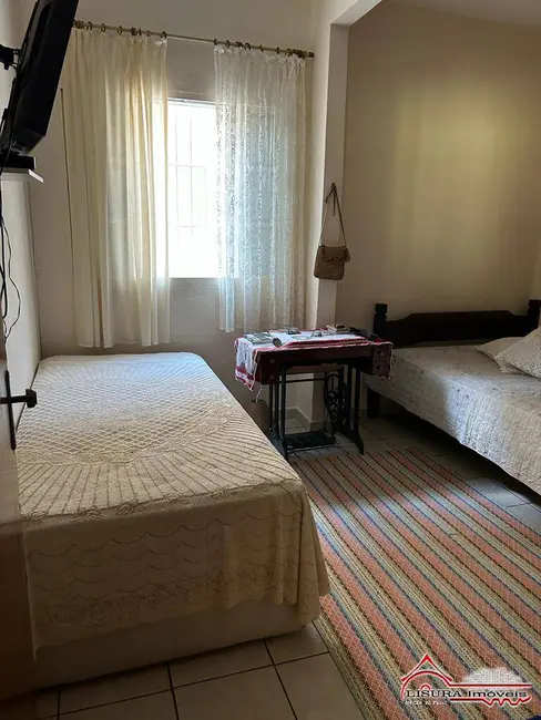 Foto 9 de Casa com 4 quartos à venda, 250m2 em Vila Formosa, Jacarei - SP