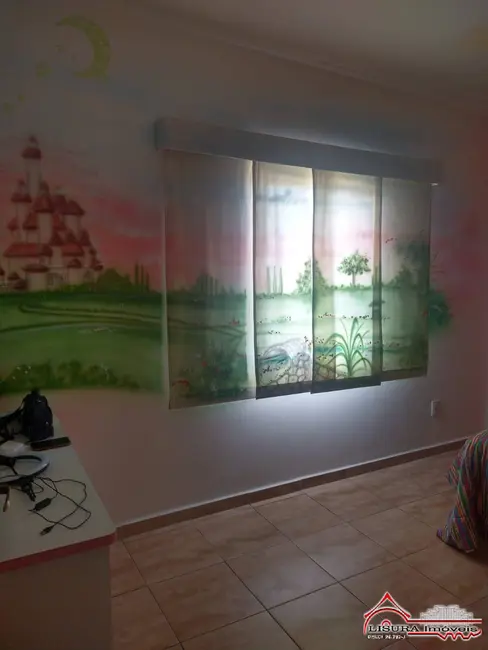 Casa com 3 quartos para alugar, 500m2 em Jardim Terras de São João, Jacarei - SP - imagem 9 Foto 9 de Casa com 3 quartos para alugar, 500m2 em Jardim Terras de São João, Jacarei - SP