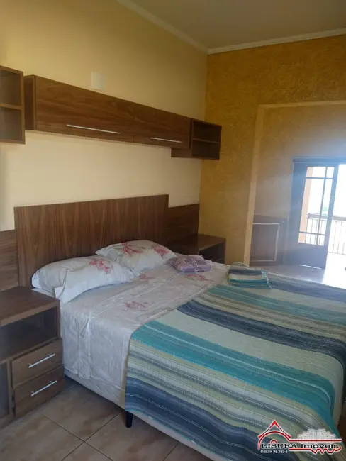 Casa com 3 quartos para alugar, 500m2 em Jardim Terras de São João, Jacarei - SP - imagem 6 Foto 6 de Casa com 3 quartos para alugar, 500m2 em Jardim Terras de São João, Jacarei - SP