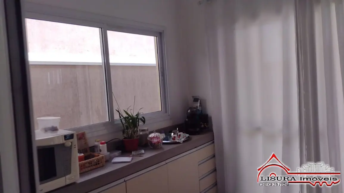 Foto 6 de Casa de Condomínio com 3 quartos à venda, 211m2 em Condomínio Residencial Fogaça, Jacarei - SP