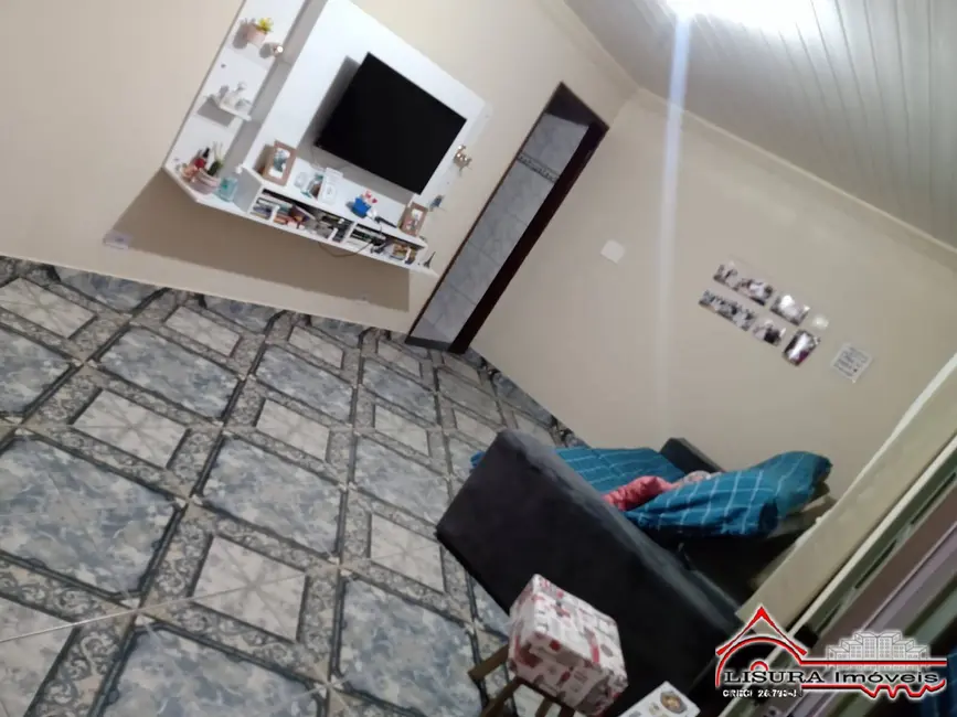 Foto 3 de Casa com 2 quartos à venda, 142m2 em Jardim Santa Marina, Jacarei - SP