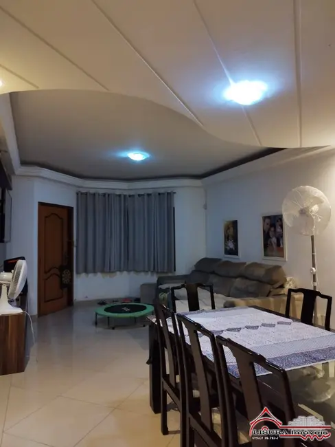 Foto 4 de Casa com 3 quartos à venda, 240m2 em Centro, Jacarei - SP