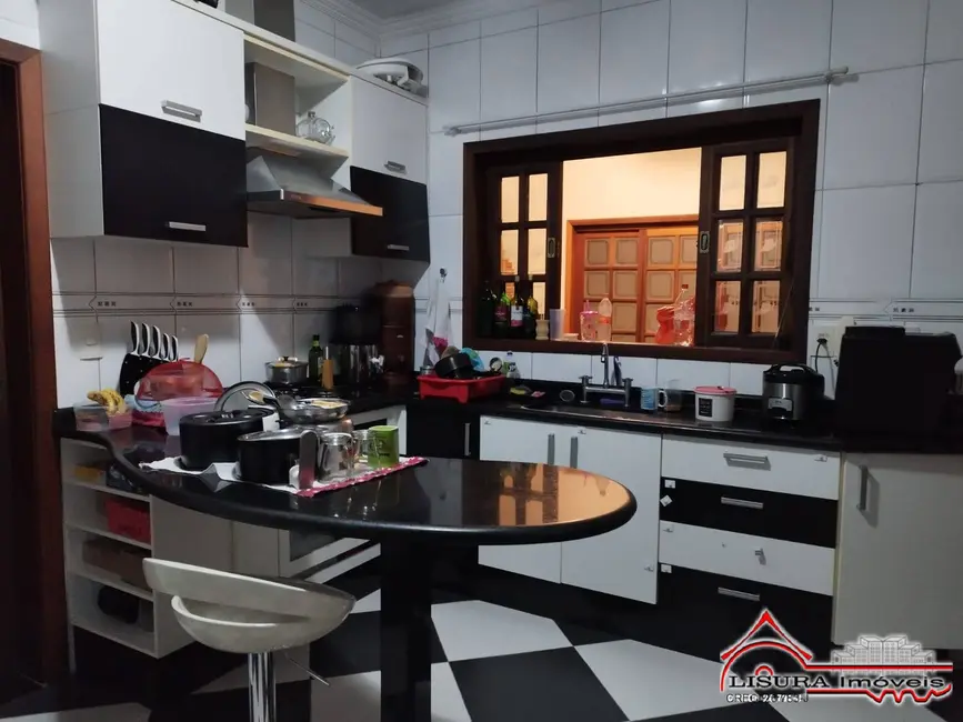 Foto 8 de Casa com 3 quartos à venda, 240m2 em Centro, Jacarei - SP