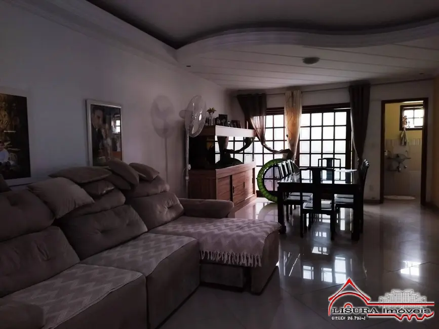 Foto 3 de Casa com 3 quartos à venda, 240m2 em Centro, Jacarei - SP