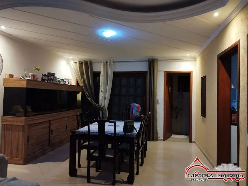 Foto 6 de Casa com 3 quartos à venda, 240m2 em Centro, Jacarei - SP