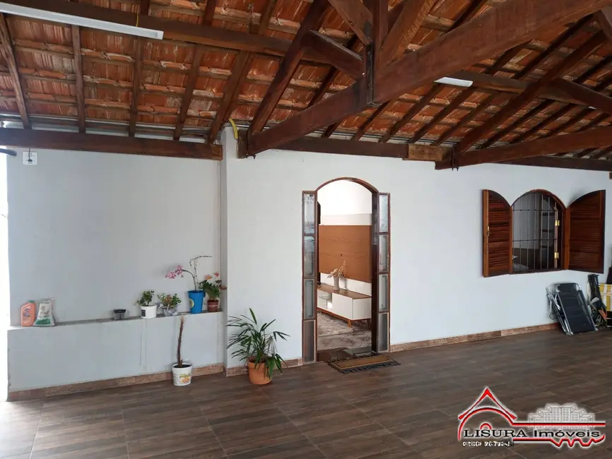 Foto 1 de Casa com 2 quartos à venda, 132m2 em Parque Santo Antônio, Jacarei - SP