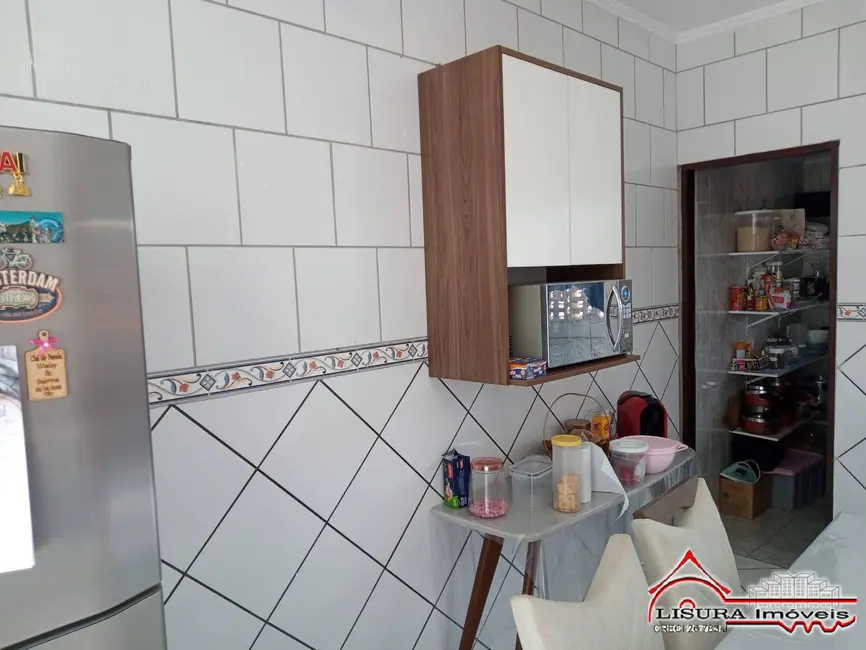 Foto 4 de Casa com 2 quartos à venda, 132m2 em Parque Santo Antônio, Jacarei - SP