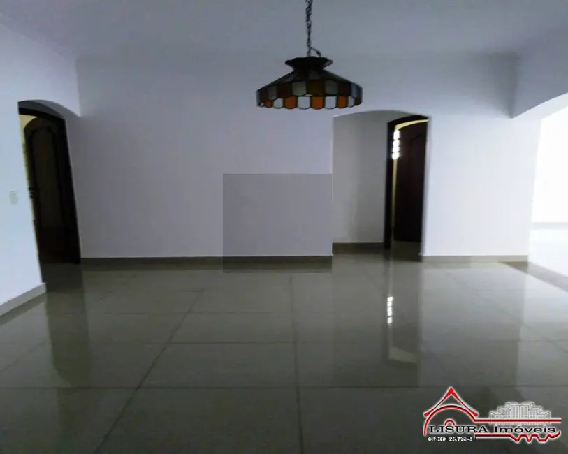 Foto 5 de Casa com 4 quartos à venda, 245m2 em Parque Itamarati, Jacarei - SP