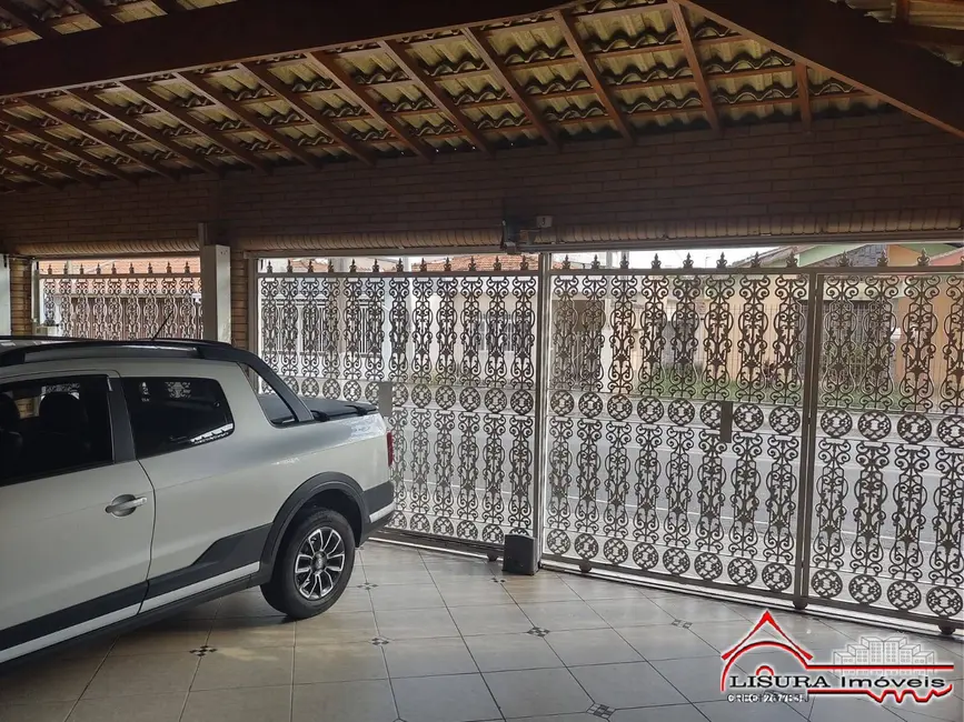 Foto 2 de Casa com 3 quartos à venda, 208m2 em Parque Itamarati, Jacarei - SP