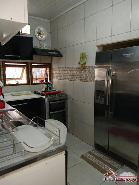 Foto 8 de Casa de Condomínio com 2 quartos à venda, 140m2 em Parque Califórnia, Jacarei - SP