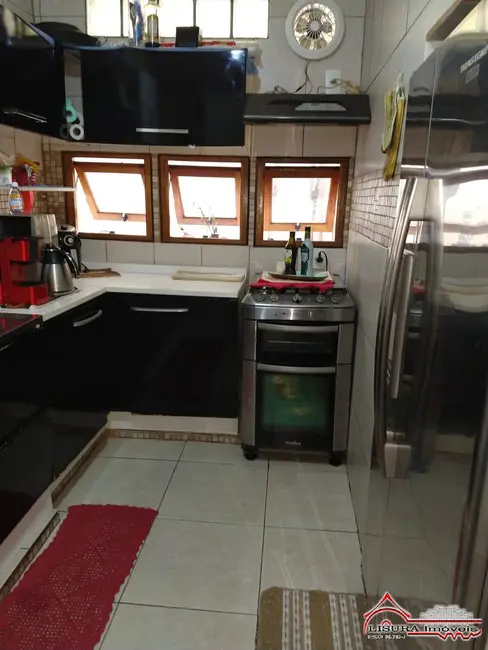 Foto 6 de Casa de Condomínio com 2 quartos à venda, 140m2 em Parque Califórnia, Jacarei - SP