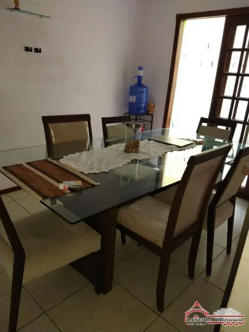 Foto 2 de Casa de Condomínio com 2 quartos à venda, 140m2 em Parque Califórnia, Jacarei - SP