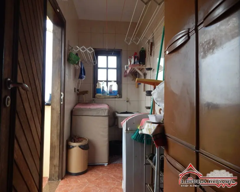 Foto 9 de Casa com 3 quartos à venda, 234m2 em Jardim Terras de São João, Jacarei - SP