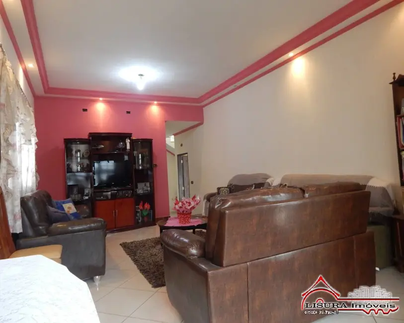 Foto 4 de Casa com 3 quartos à venda, 234m2 em Jardim Terras de São João, Jacarei - SP