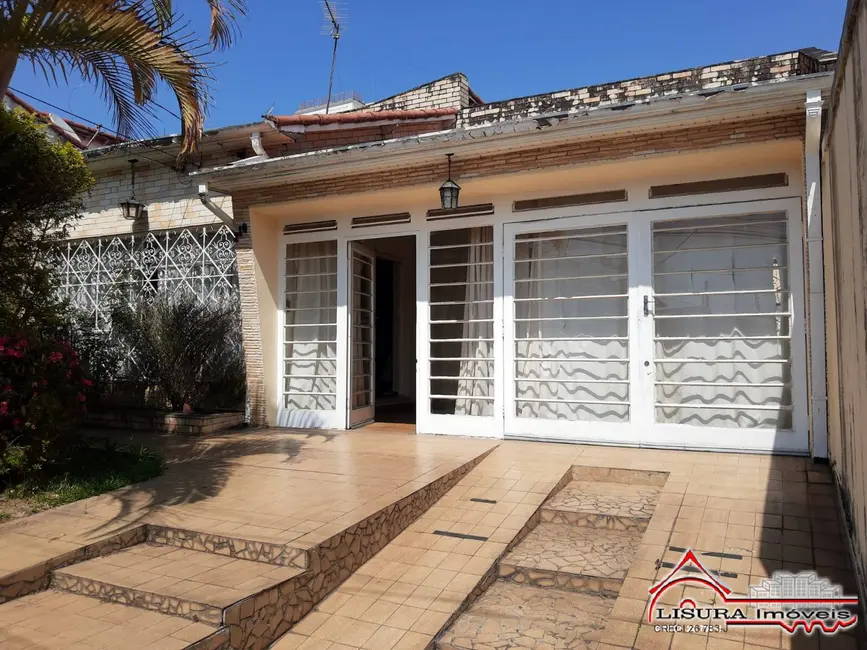 Foto 3 de Casa com 4 quartos à venda, 178m2 em Centro, Jacarei - SP