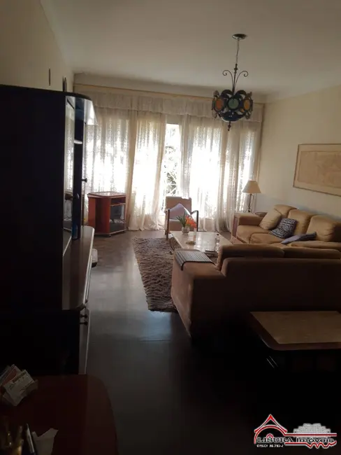 Foto 8 de Casa com 4 quartos à venda, 178m2 em Centro, Jacarei - SP