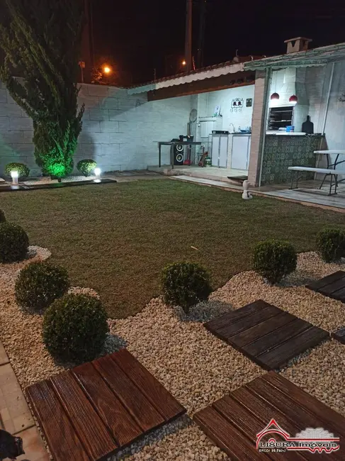 Casa com 3 quartos à venda, 130m2 em Jardim Siesta, Jacarei - SP - imagem 5 Foto 5 de Casa com 3 quartos à venda, 130m2 em Jardim Siesta, Jacarei - SP