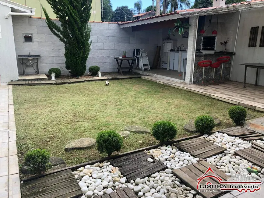 Foto 2 de Casa com 3 quartos à venda, 130m2 em Jardim Siesta, Jacarei - SP
