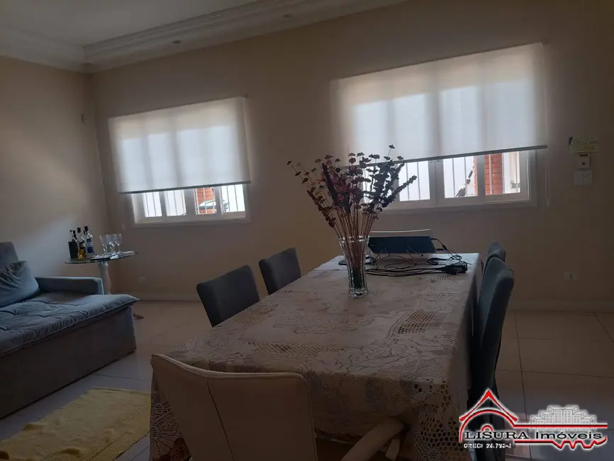 Foto 4 de Casa com 3 quartos à venda, 208m2 em Jardim Santa Maria, Jacarei - SP